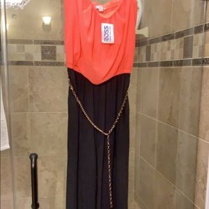 Viral & black jumper NWT